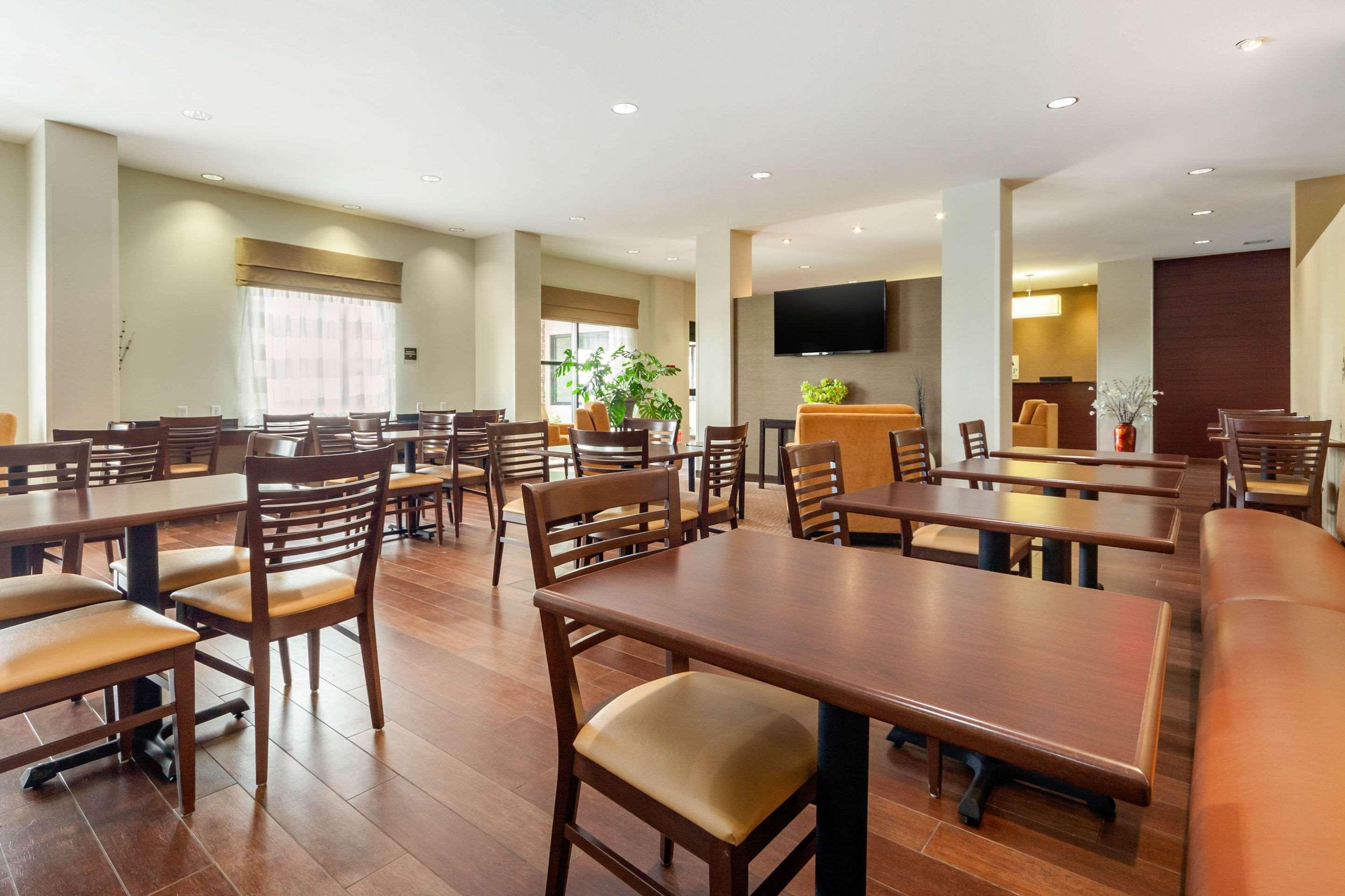 Sleep Inn & Suites דווילס לייק מראה חיצוני תמונה